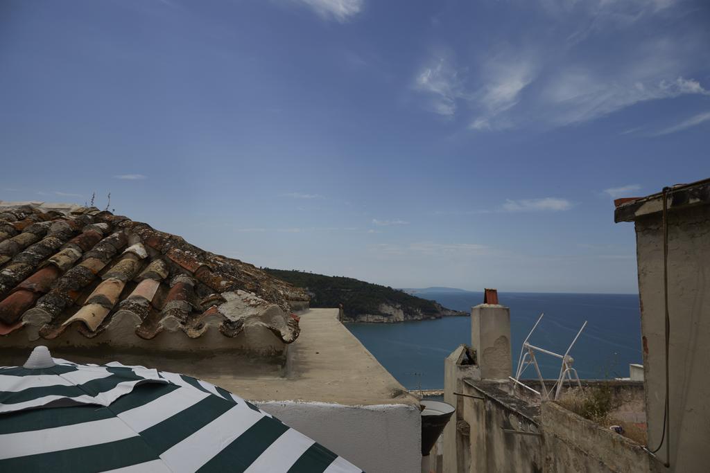 B&B Palazzo Della Torre Peschici Bagian luar foto