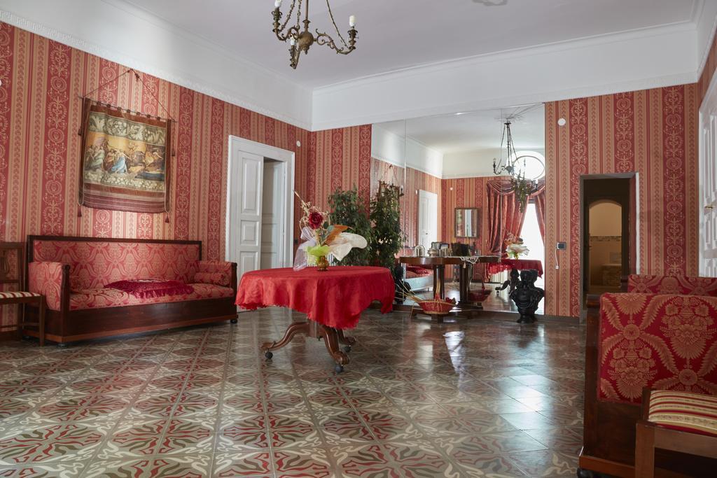 B&B Palazzo Della Torre Peschici Bagian luar foto